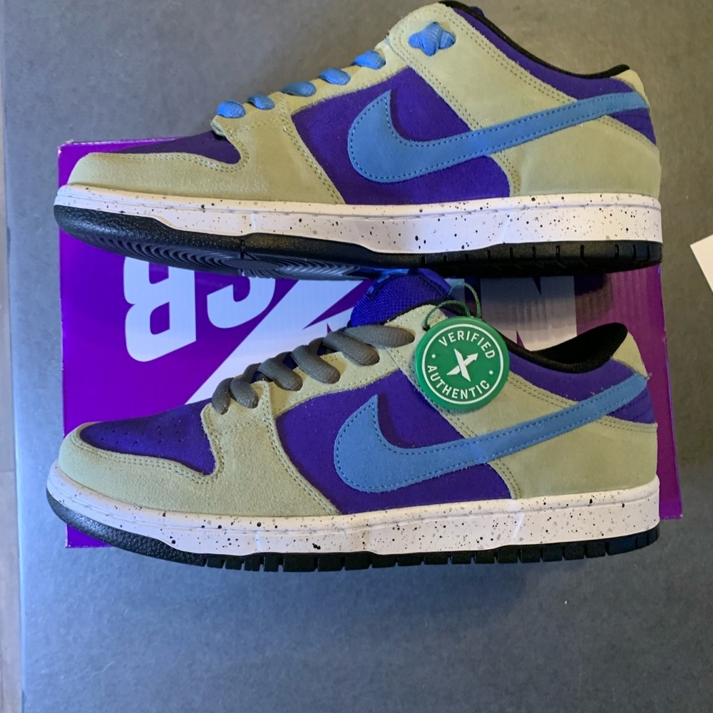 Nike SB Dunk Low Celadon size 9.5 deadstock